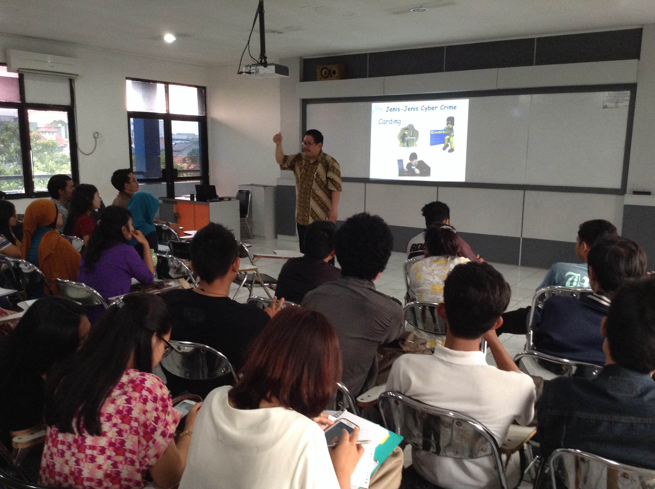 Kuliah Umum ICT “Waspada dengan Kejahatan Dunia Maya”