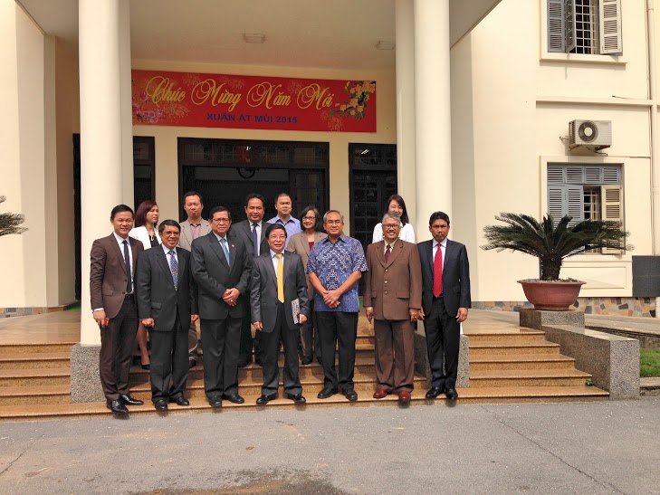 Kunjungan Dekan Fisip Universitas Budi Luhur Ke Hanoi University, Vietnam