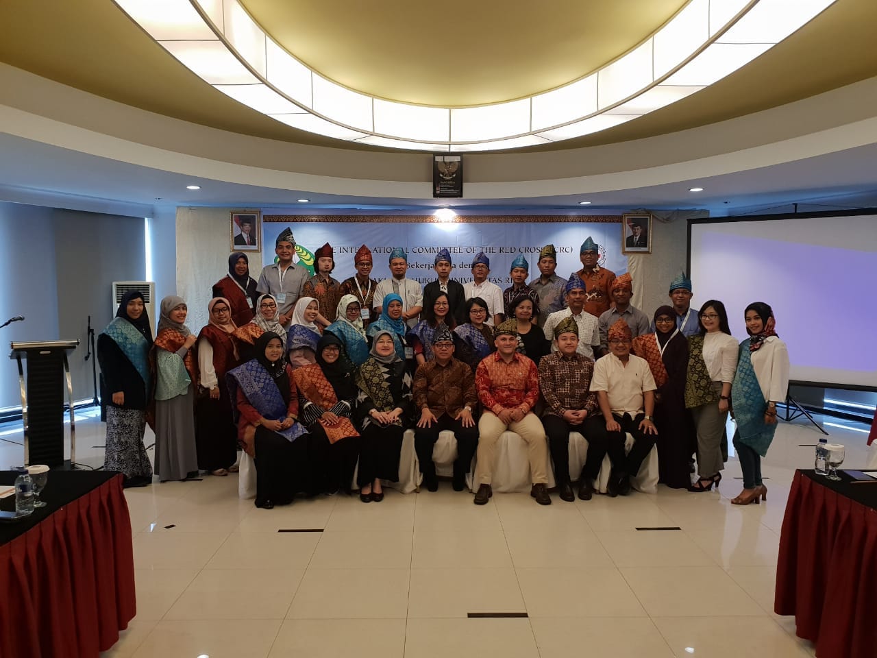 Dosen Prodi Hubungan Internasional (Tulus Yuniasih, M. Soc. Sc.) mengikuti International Humanitarian Law (IHL) Advanced Course, pada Tanggal 28-31 Agustus 2018 di Universitas Riau, Pekanbaru